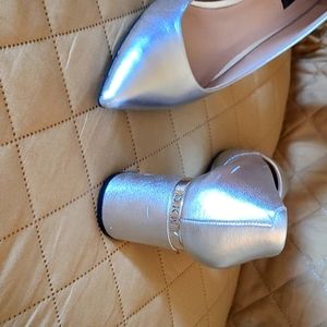 DKNY Block Heel Pointy Toe Silver Pumps Size 9.5